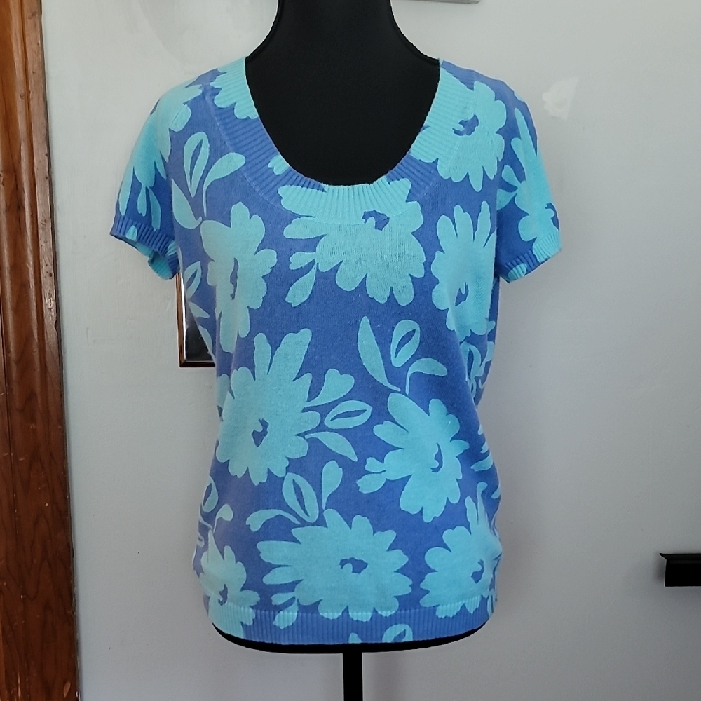 New York & Company Blue Fitted Short Sleeve T-Shirt